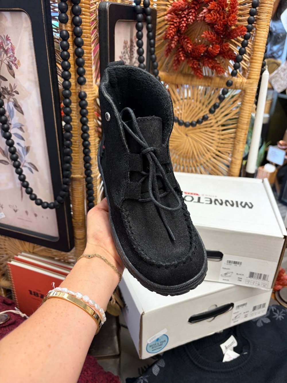 Minnetonka Tealey Black Boot